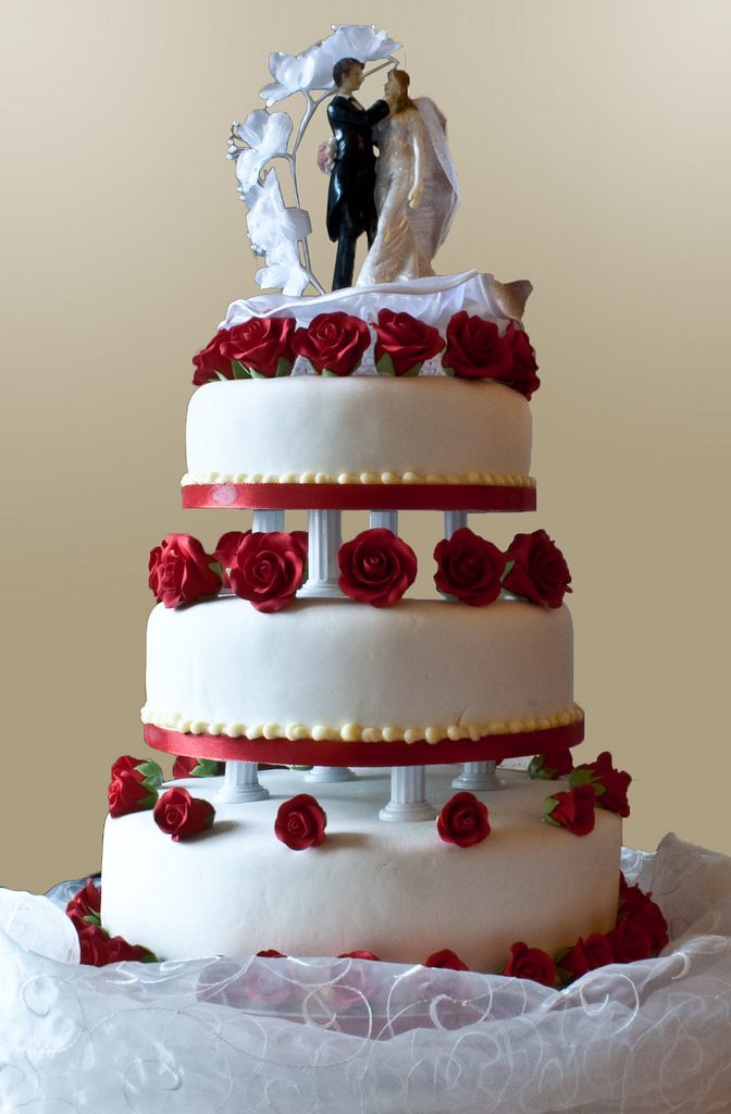 Superb wedding cake model price 