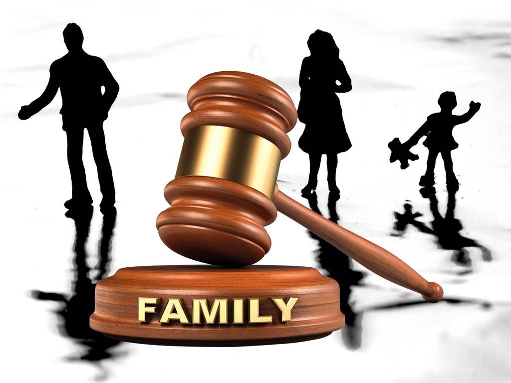 Family lawyer cost breakdown for small families